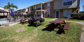 Steeplechase Apartments Steeplechase Apartments Photo Gallery 1