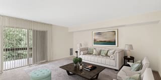 The Commons of McLean The Commons of McLean Photo Gallery 1