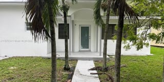 12601 Country Club Ln 12601 Country Club Ln Photo Gallery 1