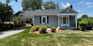 3360 Highland Avenue NE 3360 Highland Avenue NE Photo Gallery 1