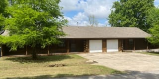 503 E Maple 503 E Maple Photo Gallery 1