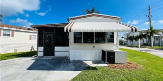 733 Nettles Blvd 733 Nettles Blvd Photo Gallery 1