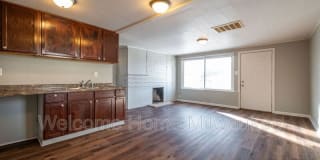 6078 N 39th Street 6078 N 39th Street Photo Gallery 1