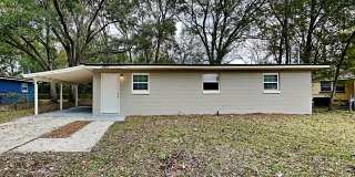 6923 Miss Muffet Ln N 6923 Miss Muffet Ln N Photo Gallery 1