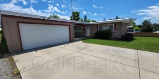 708 N University 708 N University Photo Gallery 1