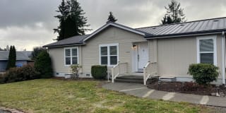 IMMACULATE 3 BEDROOM IMMACULATE 3 BEDROOM Photo Gallery 1