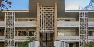 7517 SPRING LAKE DR #C-2 7517 SPRING LAKE DR #C-2 Photo Gallery 1