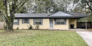 4402 JADE DR W 4402 JADE DR W Photo Gallery 1