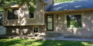 9203 Ranchview Ln N 9203 Ranchview Ln N Photo Gallery 1