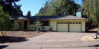 1710 NW Woodland Dr. 1710 NW Woodland Dr. Photo Gallery 1