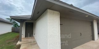 11418 N Lincoln Blvd 11418 N Lincoln Blvd Photo Gallery 1