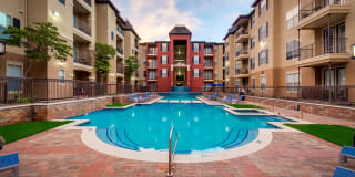 Broadstone Paragon Broadstone Paragon Photo Gallery 1