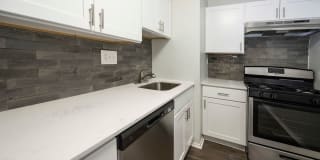 Tomlinson Court Apartments Tomlinson Court Apartments Photo Gallery 1