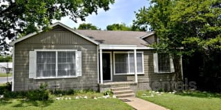 2225 Pine Avenue 2225 Pine Avenue Photo Gallery 1