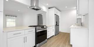 142 N Hamilton Dr 142 N Hamilton Dr Photo Gallery 1