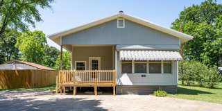 112 Queenswood Dr 112 Queenswood Dr Photo Gallery 1