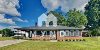 877 Twin Lake Dr NE 877 Twin Lake Dr NE Photo Gallery 1