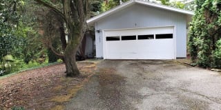 1435 Bellevue Way SE 1435 Bellevue Way SE Photo Gallery 1