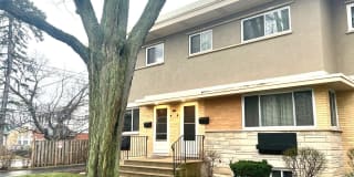 602 S Milwaukee Avenue 602 S Milwaukee Avenue Photo Gallery 1