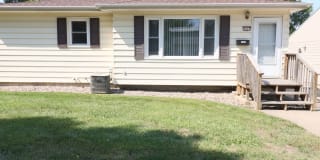 1117 N Summit Ave 1117 N Summit Ave Photo Gallery 1