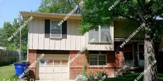 607 E Brier Dr 607 E Brier Dr Photo Gallery 1
