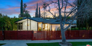 23726 Oxnard St 23726 Oxnard St Photo Gallery 1