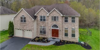 24 DUNLEARY DRIVE 24 DUNLEARY DRIVE Photo Gallery 1