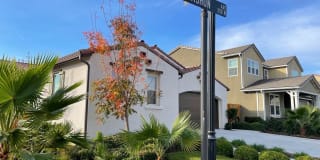 350 E Wishon Way 350 E Wishon Way Photo Gallery 1