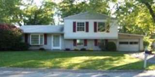 3452 N Kingsley Dr 3452 N Kingsley Dr Photo Gallery 1