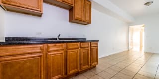 6230 S Artesian Ave 6230 S Artesian Ave Photo Gallery 1