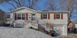 3226 S 90 Avenue 3226 S 90 Avenue Photo Gallery 1
