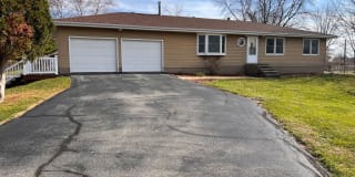 2762 N Liberty Rd NE 2762 N Liberty Rd NE Photo Gallery 1