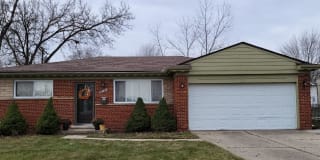 28199 Fontana Dr 28199 Fontana Dr Photo Gallery 1