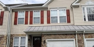 316 VILLAGE WAY 316 VILLAGE WAY Photo Gallery 1