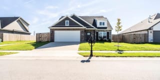 1070 Lakeview DR 1070 Lakeview DR Photo Gallery 1
