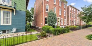 313 E UNION STREET 313 E UNION STREET Photo Gallery 1