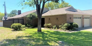 403 Fairway Dr 403 Fairway Dr Photo Gallery 1