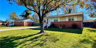2933 E Malden Avenue 2933 E Malden Avenue Photo Gallery 1