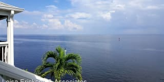 4720 Coquina Key Dr SE Unit D 4720 Coquina Key Dr SE Unit D Photo Gallery 1