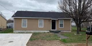 670 W Oak 670 W Oak Photo Gallery 1