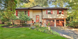 9 Adams Lane 9 Adams Lane Photo Gallery 1