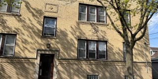 2514 W 70th Street 2514 W 70th Street Photo Gallery 1