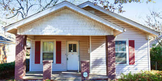 2114 Maple 2114 Maple Photo Gallery 1