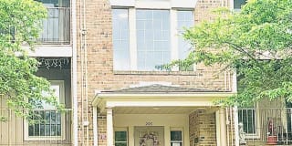 205 CROSS POINTE CT #3A 205 CROSS POINTE CT #3A Photo Gallery 1