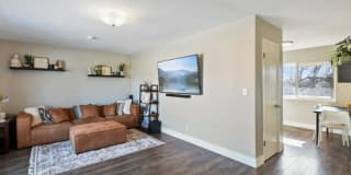 516 E 100 S 516 E 100 S Photo Gallery 1