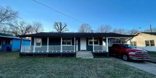 404 S Oak Hill ST 404 S Oak Hill ST Photo Gallery 1