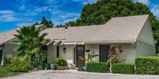 2 WINDRUSH BAY DRIVE 2 WINDRUSH BAY DRIVE Photo Gallery 1