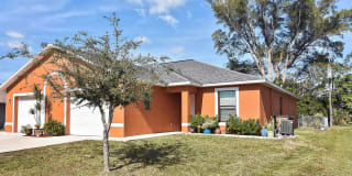 1423 Southwest 48th Terrace 1423 Southwest 48th Terrace Photo Gallery 1