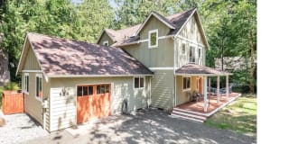 604 E Pointes Dr W 604 E Pointes Dr W Photo Gallery 1