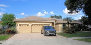 7228 NW 63rd Ter 7228 NW 63rd Ter Photo Gallery 1
